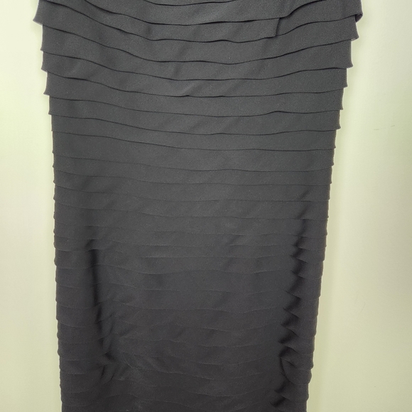 Adrianna Papell Black Ruffled Short Sleeve Zip Back Sheath Cocktail Dress Sz 10 - Picture 3 of 11